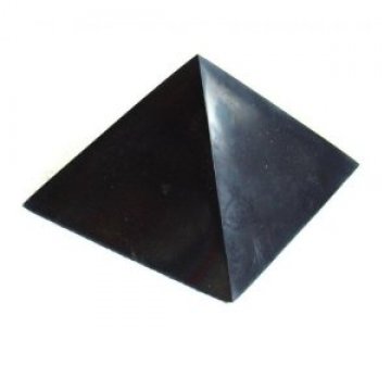 Šungit pyramída 4x3 cm